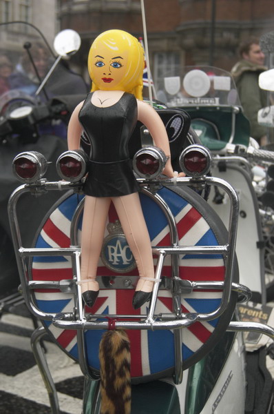 Picture © Peter Marshall, 2004