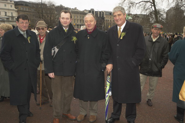 Picture © Peter Marshall, 2004