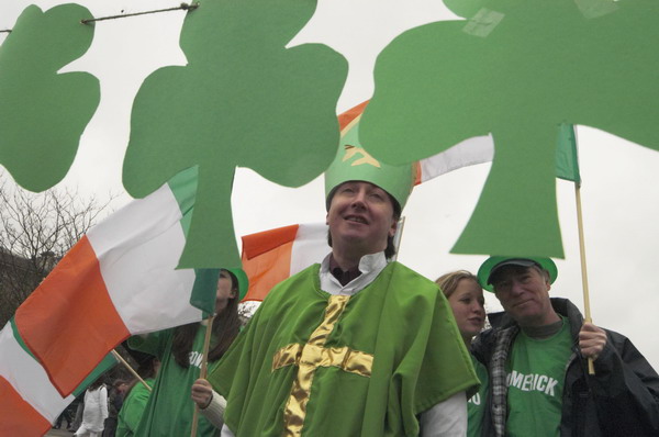 Picture © Peter Marshall, 2004