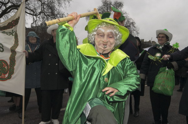 Picture © Peter Marshall, 2004