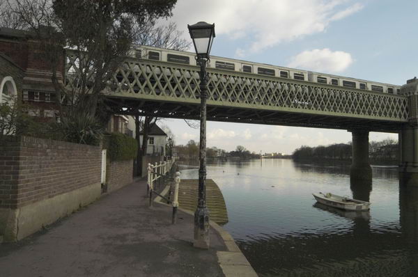 Picture © Peter Marshall, 2004