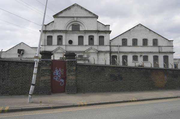 Picture © Peter Marshall, 2004