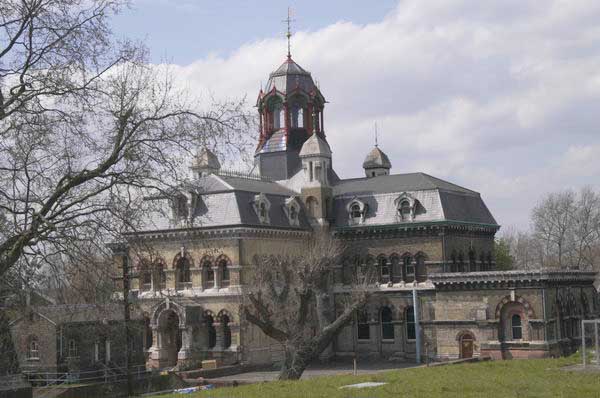 Picture © Peter Marshall, 2004