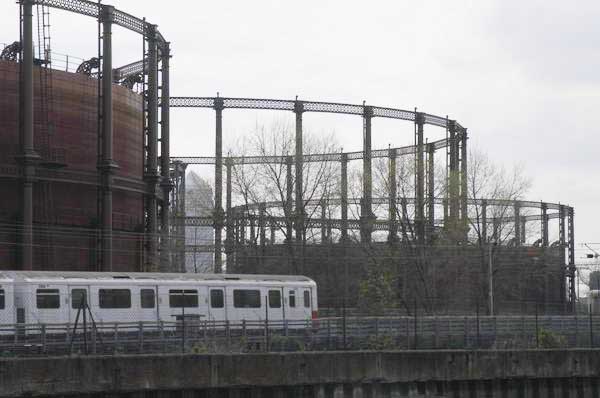 Picture © Peter Marshall, 2004