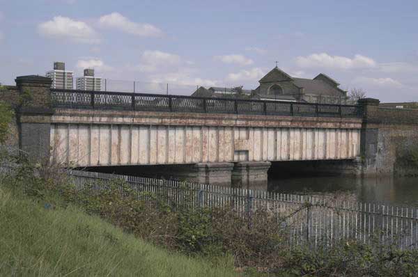 Picture © Peter Marshall, 2004