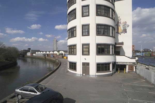 Picture © Peter Marshall, 2004