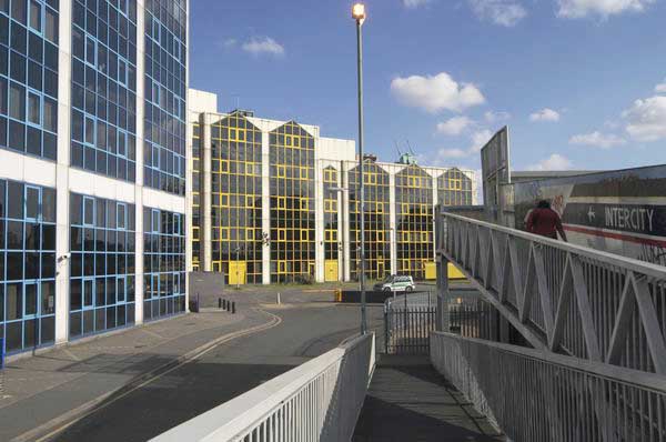 Picture © Peter Marshall, 2004