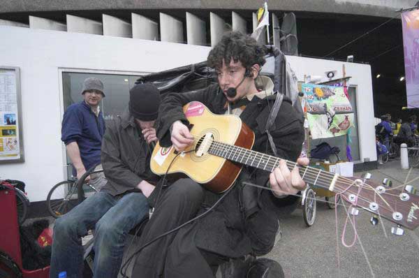 Picture © Peter Marshall, 2004