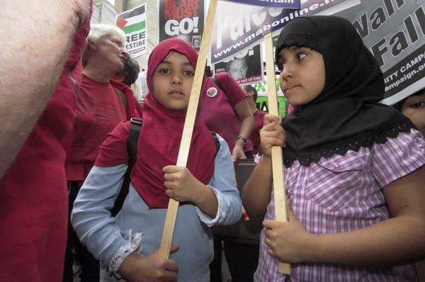 Picture © Peter Marshall, 2004