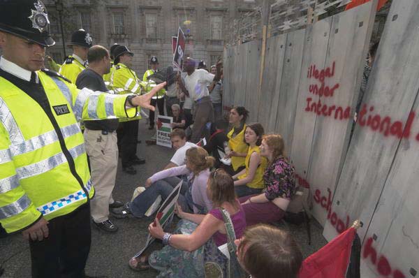 Picture © Peter Marshall, 2004