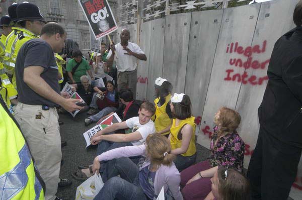 Picture © Peter Marshall, 2004