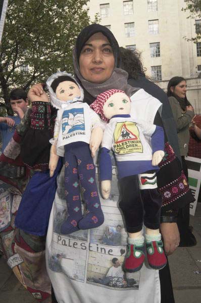 Picture © Peter Marshall, 2004