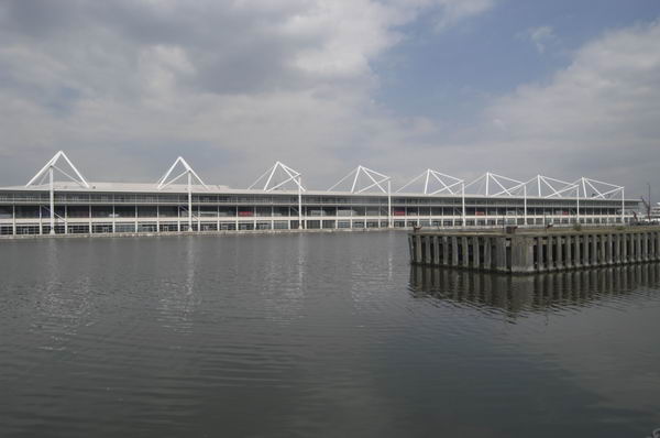 Picture © Peter Marshall, 2004