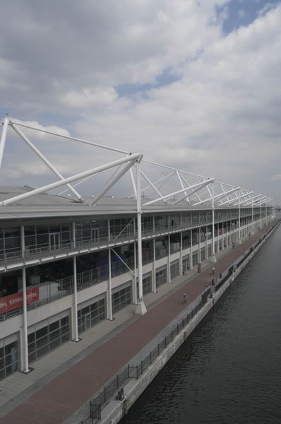 Picture © Peter Marshall, 2004