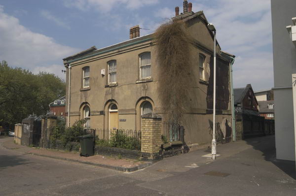 Picture © Peter Marshall, 2004