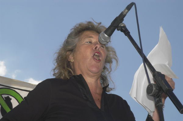 Picture © Peter Marshall, 2004