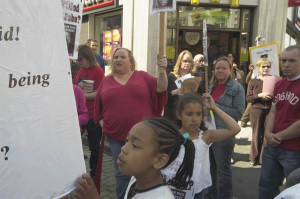 Picture © Peter Marshall, 2004