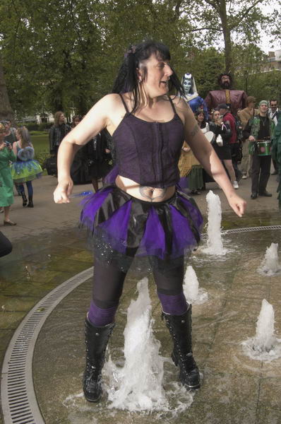 Picture © Peter Marshall, 2004