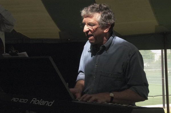 Picture © Peter Marshall, 2004