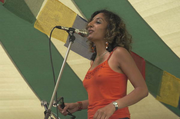 Picture © Peter Marshall, 2004