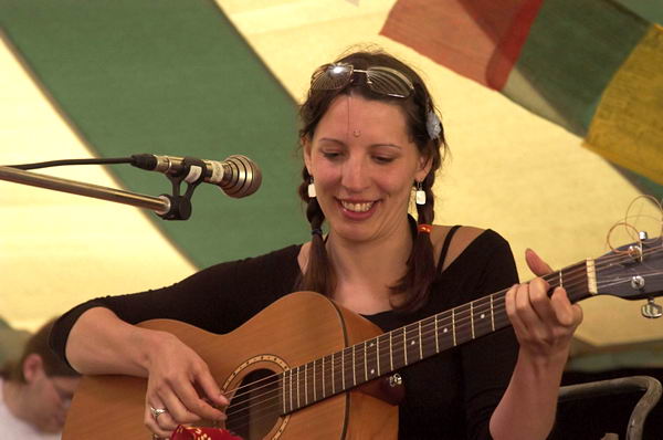 Picture © Peter Marshall, 2004