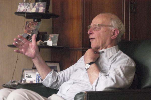 Picture © Peter Marshall, 2004