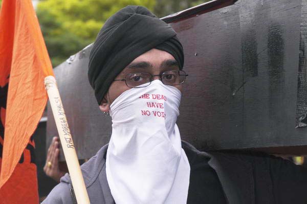 Picture © Peter Marshall, 2004