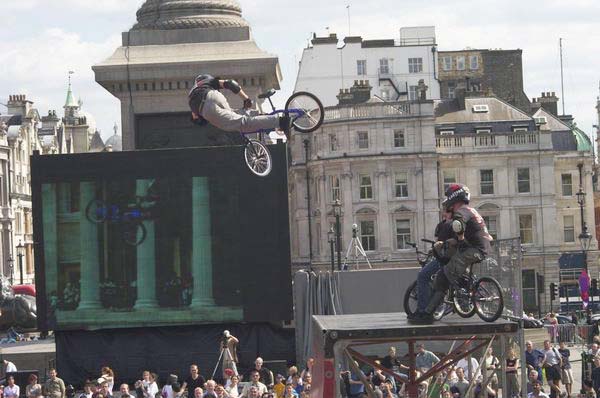 Picture © Peter Marshall, 2004