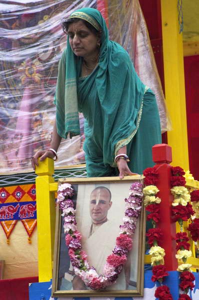 Picture © Peter Marshall, 2004