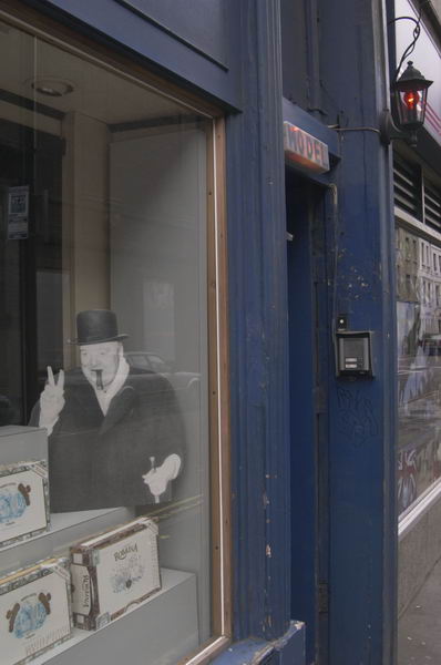 Picture © Peter Marshall, 2004
