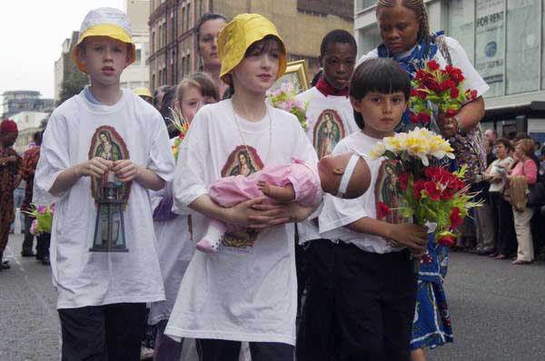 Picture © Peter Marshall, 2004