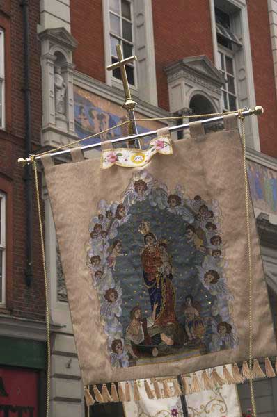 Picture © Peter Marshall, 2004