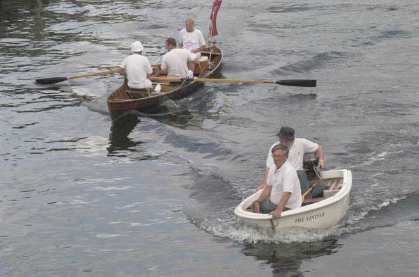 Picture © Peter Marshall, 2004