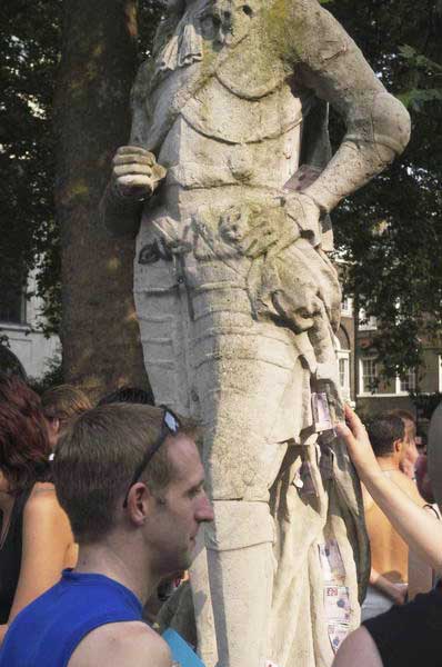 Picture © Peter Marshall, 2004