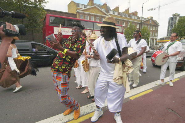 Picture © Peter Marshall, 2004