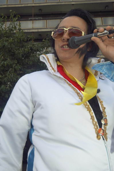 Picture © Peter Marshall, 2004