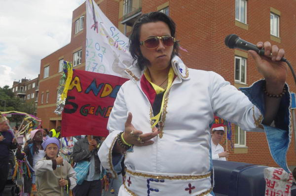 Picture © Peter Marshall, 2004