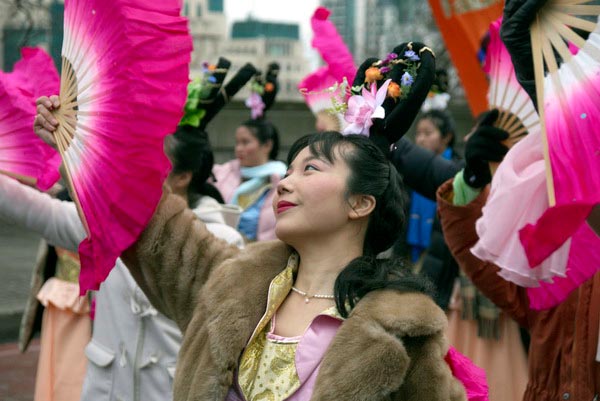 © 2006, Peter Marshall. New Year Parade