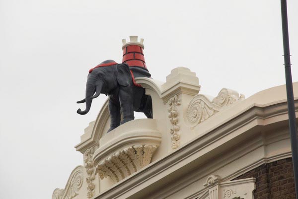 © 2006, Peter Marshall. Vauxhall