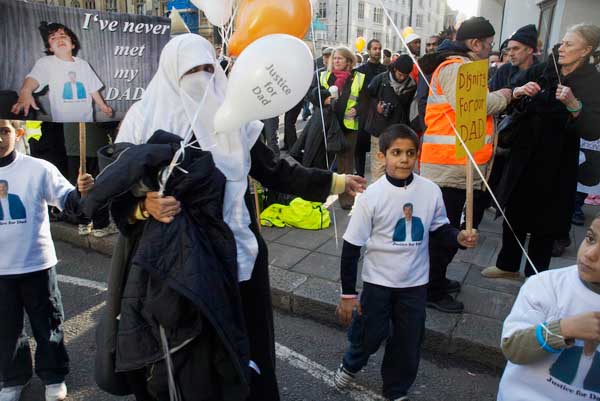 © 2006, Peter Marshall. Protest against detentions at Guantanamo Bay