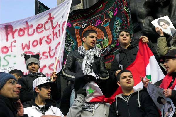 Muslims oppose Samarra bombing. © 2006, Peter Marshall