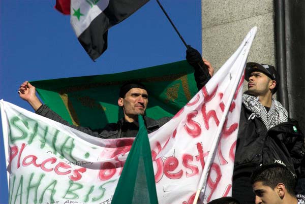 Muslims oppose Samarra bombing. © 2006, Peter Marshall