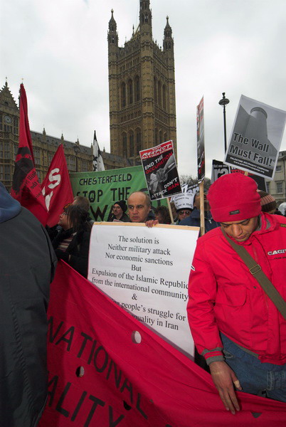 troops home from iraq © 2006, Peter Marshall