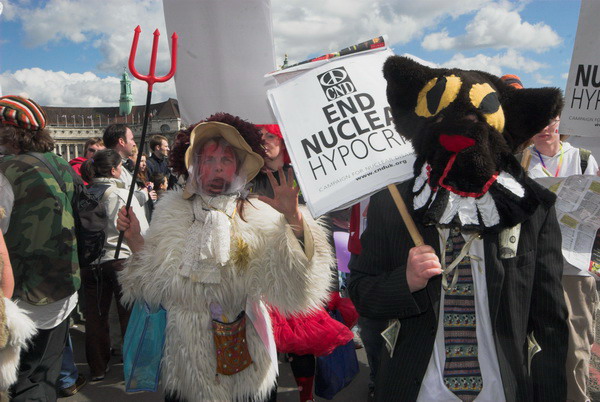 Fools Paradise Parade, London © 2006, Peter Marshall