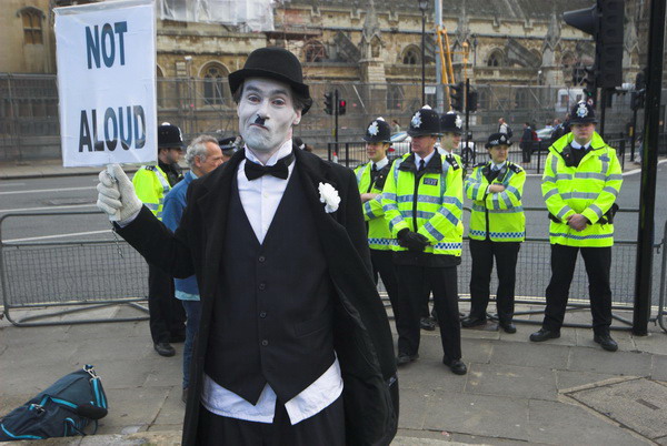 Fools Paradise Parade, London © 2006, Peter Marshall