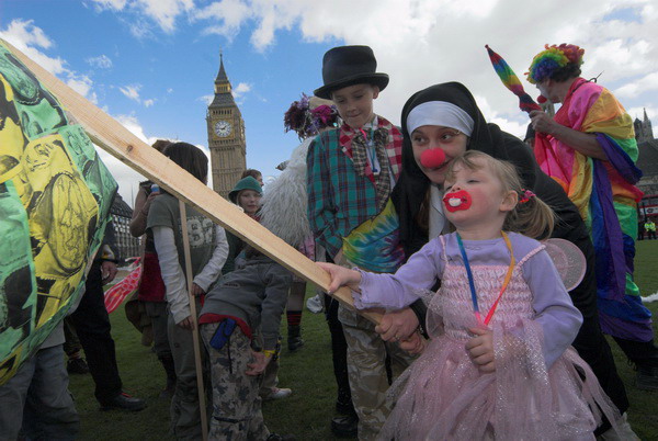 Fools Paradise Parade, London © 2006, Peter Marshall