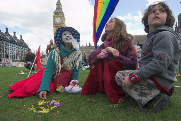 Fools Paradise Parade, London © 2006, Peter Marshall
