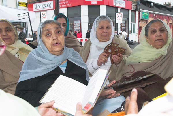Vaisakhi in Southall © 2006, Peter Marshall
