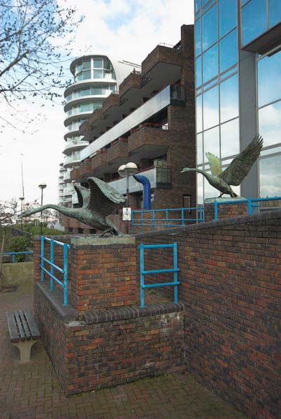 Vauxhall to Battersea © 2006, Peter Marshall