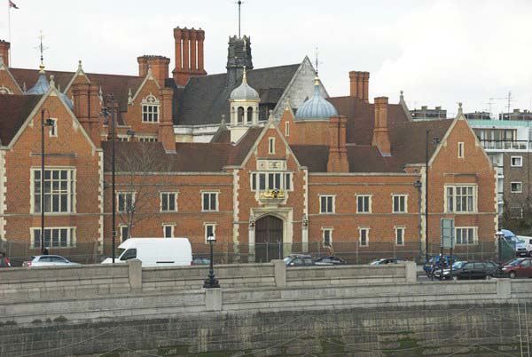 Vauxhall to Battersea © 2006, Peter Marshall